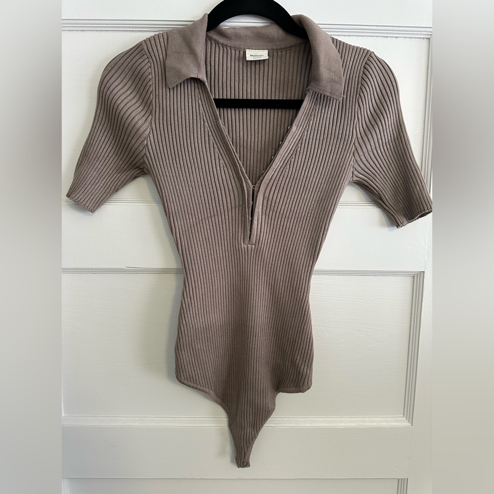Abercrombie Hook and Eye Short Sleeve Sweater Bodysuit